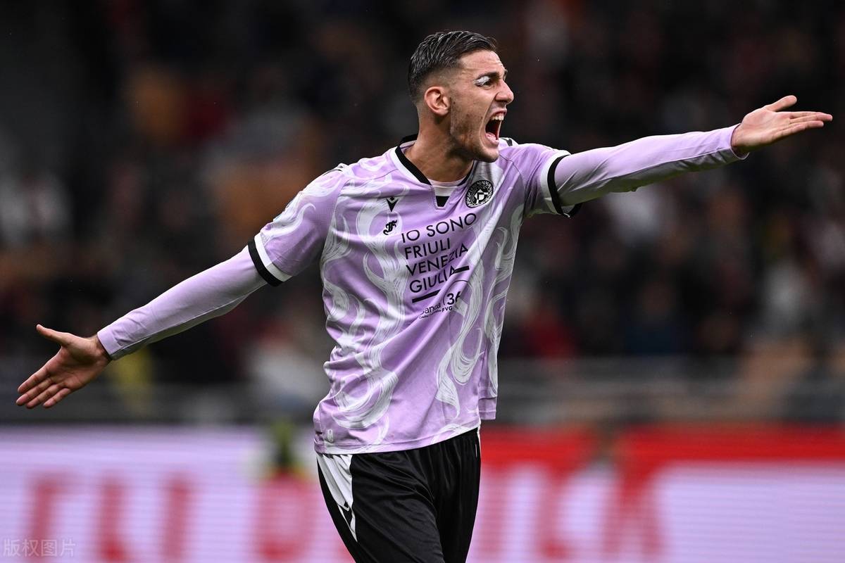 意甲第32轮：AC米兰对阵乌迪内斯，孔塞桑能否扭转目前颓势？