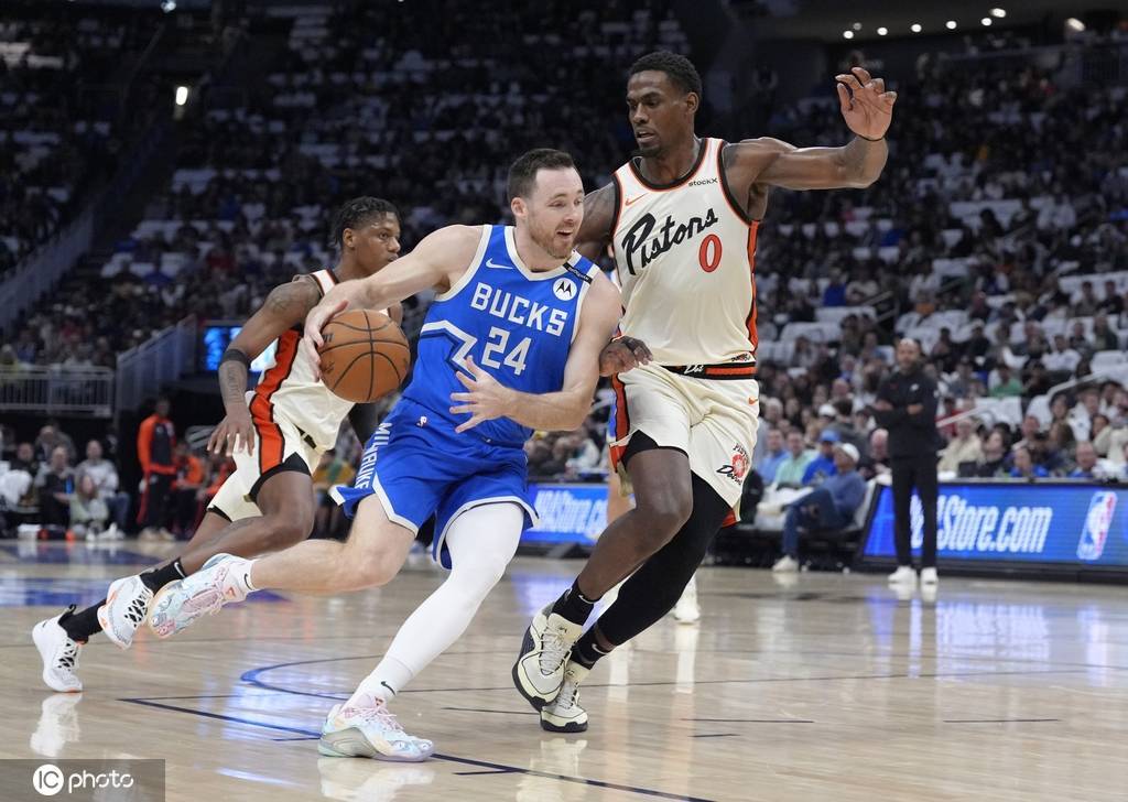 康诺顿43+11比斯利23分 字母哥缺阵雄鹿胜活塞